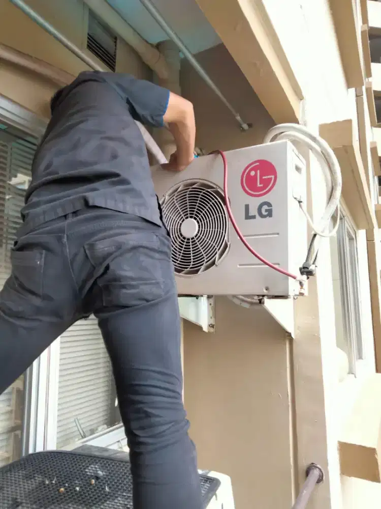 jasa pasang ac, service , isi freon, bongkar pasang ac