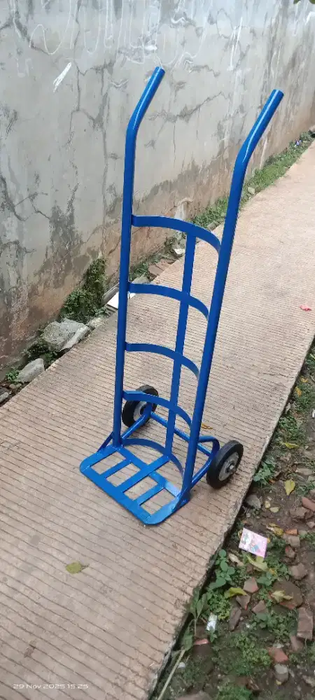 Troli besi kondisi baru