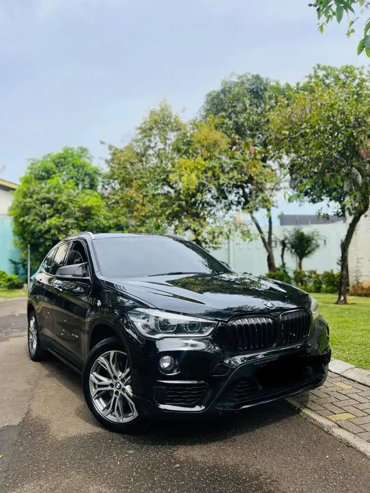 MURAH BMW X1 MULUS ANTIK PANORAMIC SUNROOF RARE AN PRIBADI MURAH
