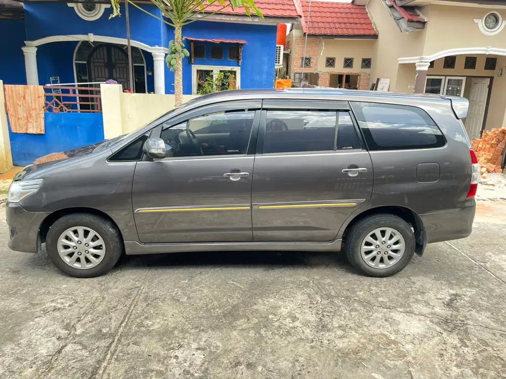 Toyota Kijang Innova 2013 Bensin