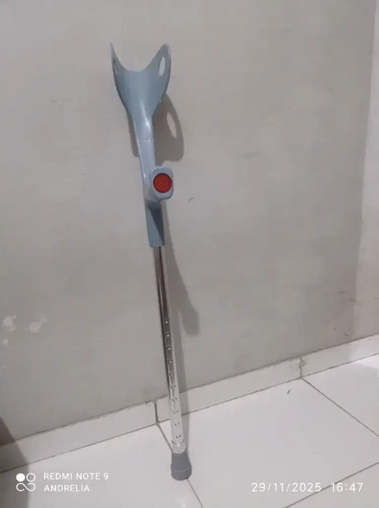 Tongkat siku / Elbow crutch