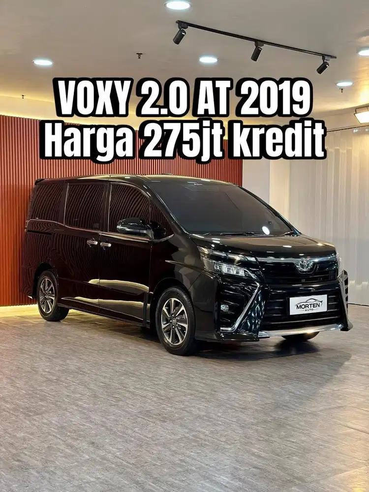 Toyota Voxy 2.0 AT 2019 km 44rb