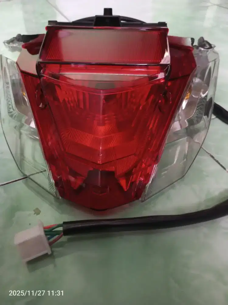 Lampu stop rem belakang beat esp
