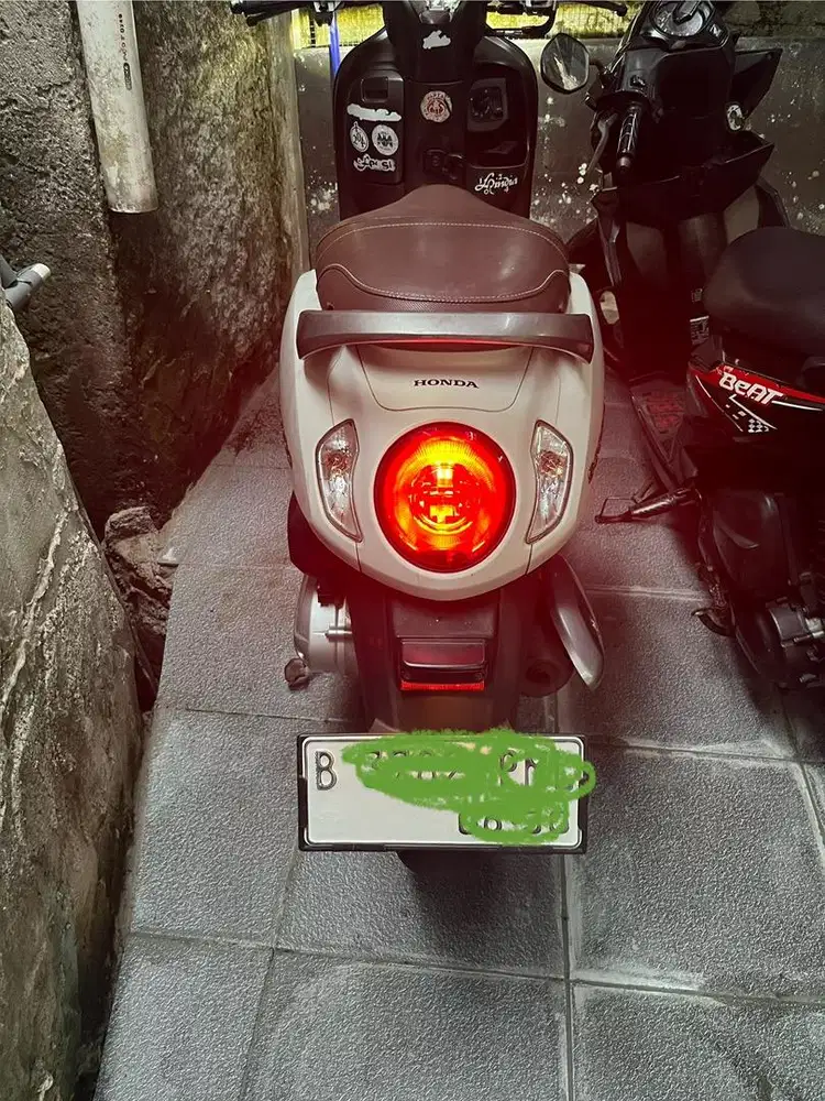 di jual motor scoopy tahun 2023 smart keyless