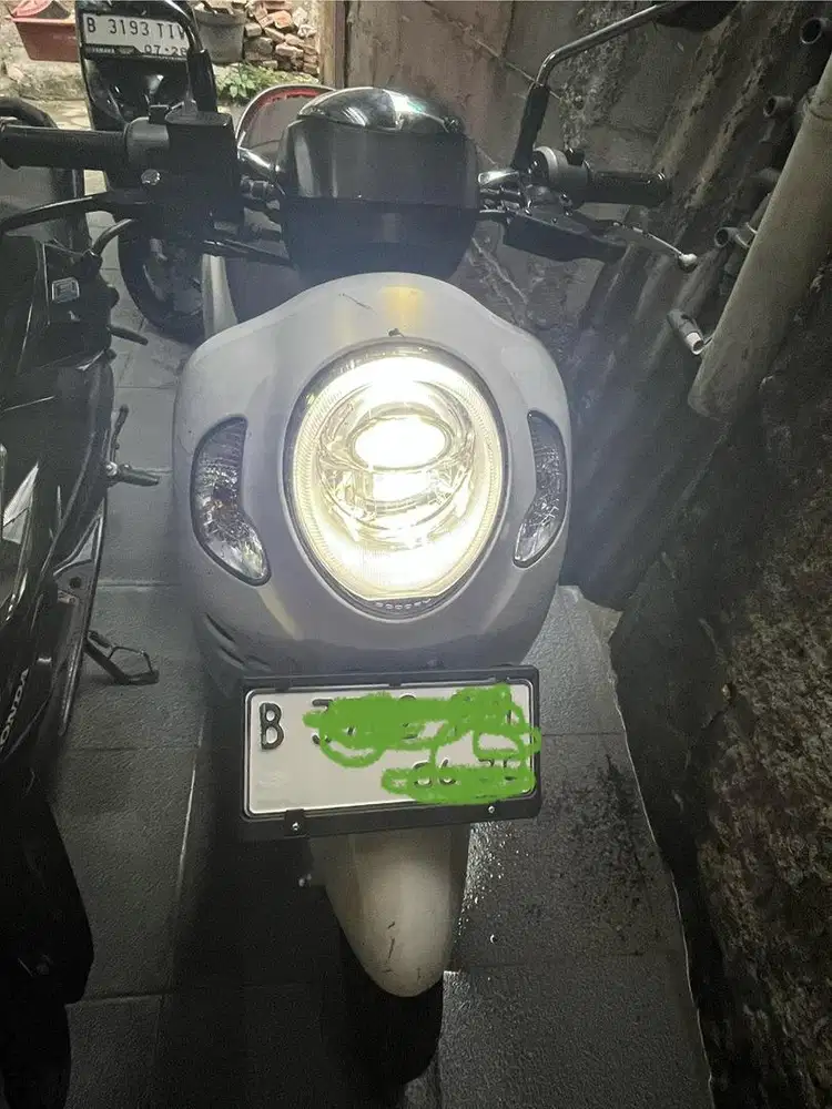 di jual motor scoopy tahun 2023 smart keyless