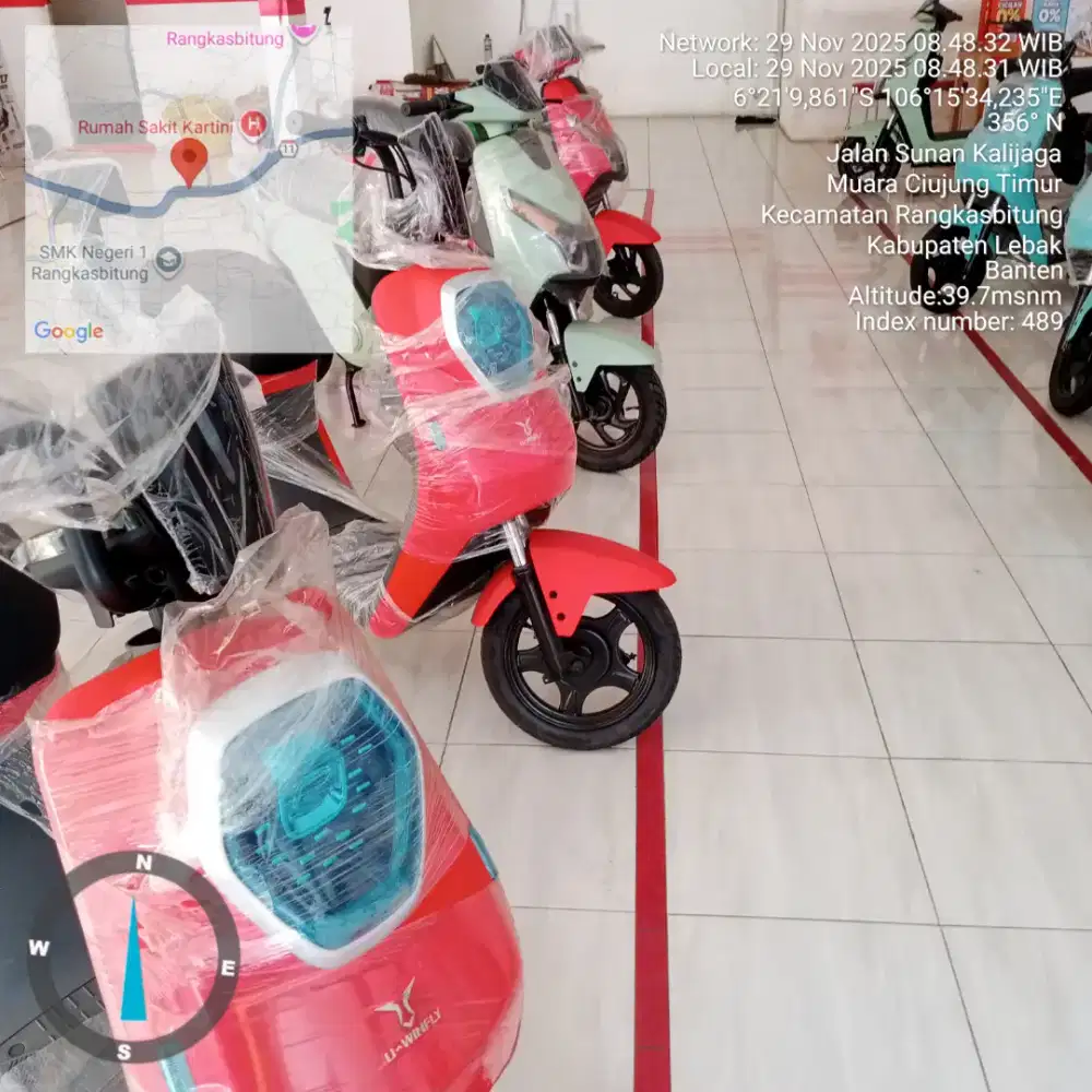 Showroom sepeda listrik dan motor listrik