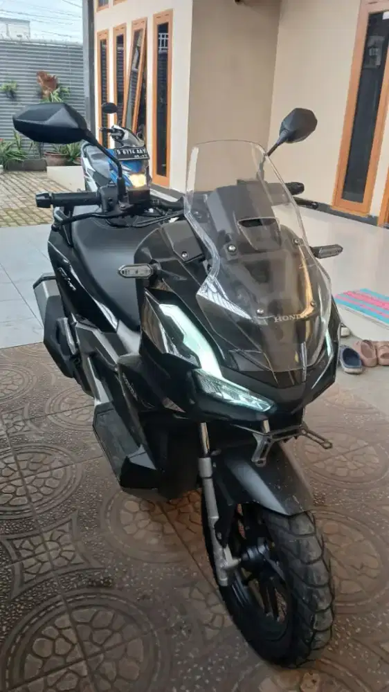 Honda ADV 2024 km 4rb akhir pemakaian 2025