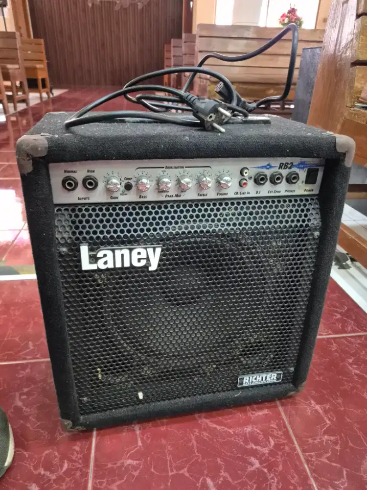 Amplifier bass laney