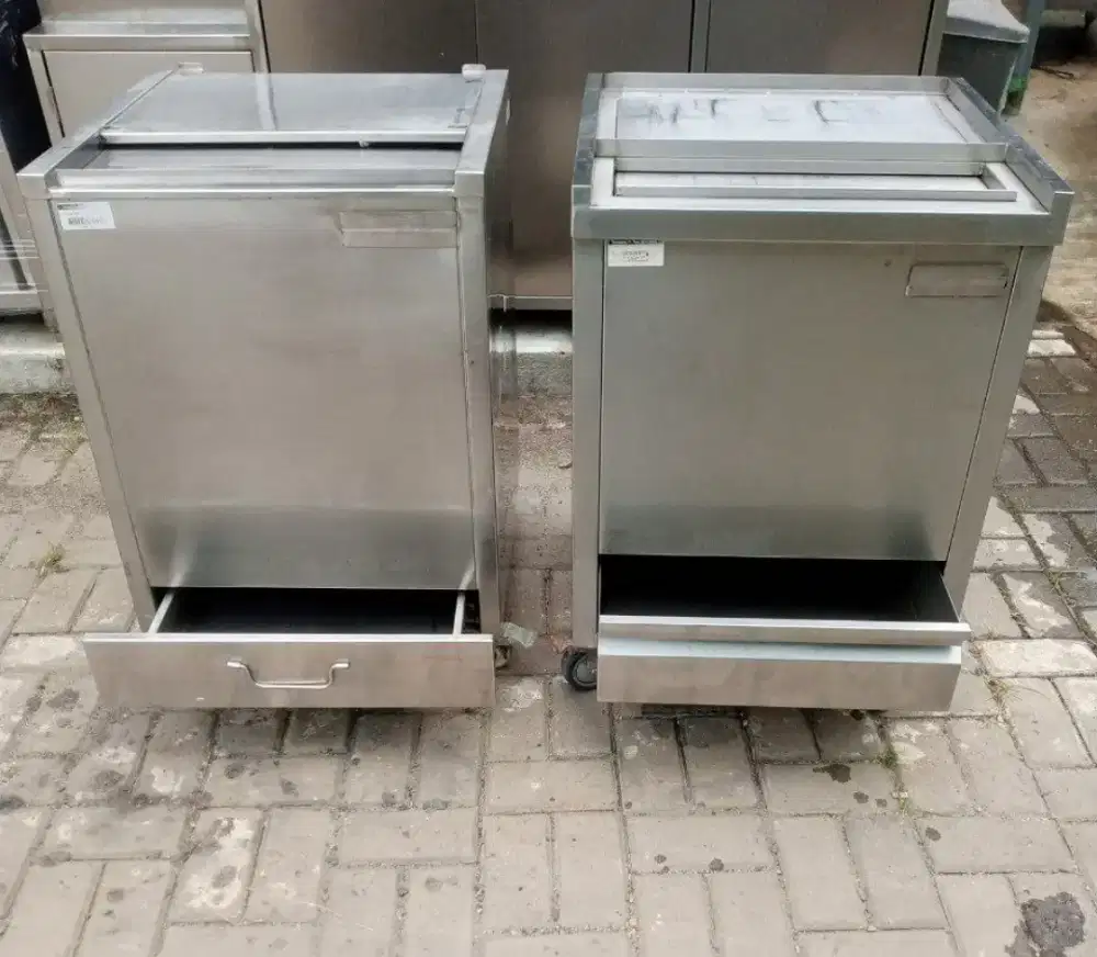 Ice Bin + Laci Water Container - Penyimpan Es