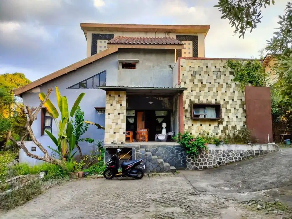 DIJUAL TANAH BESERTA CAFE & RUMAH DI JAKAL DEKAT KAMPUS UII