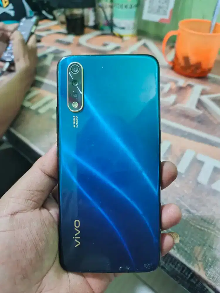 Vivo s1 4/128 minus pemakaian