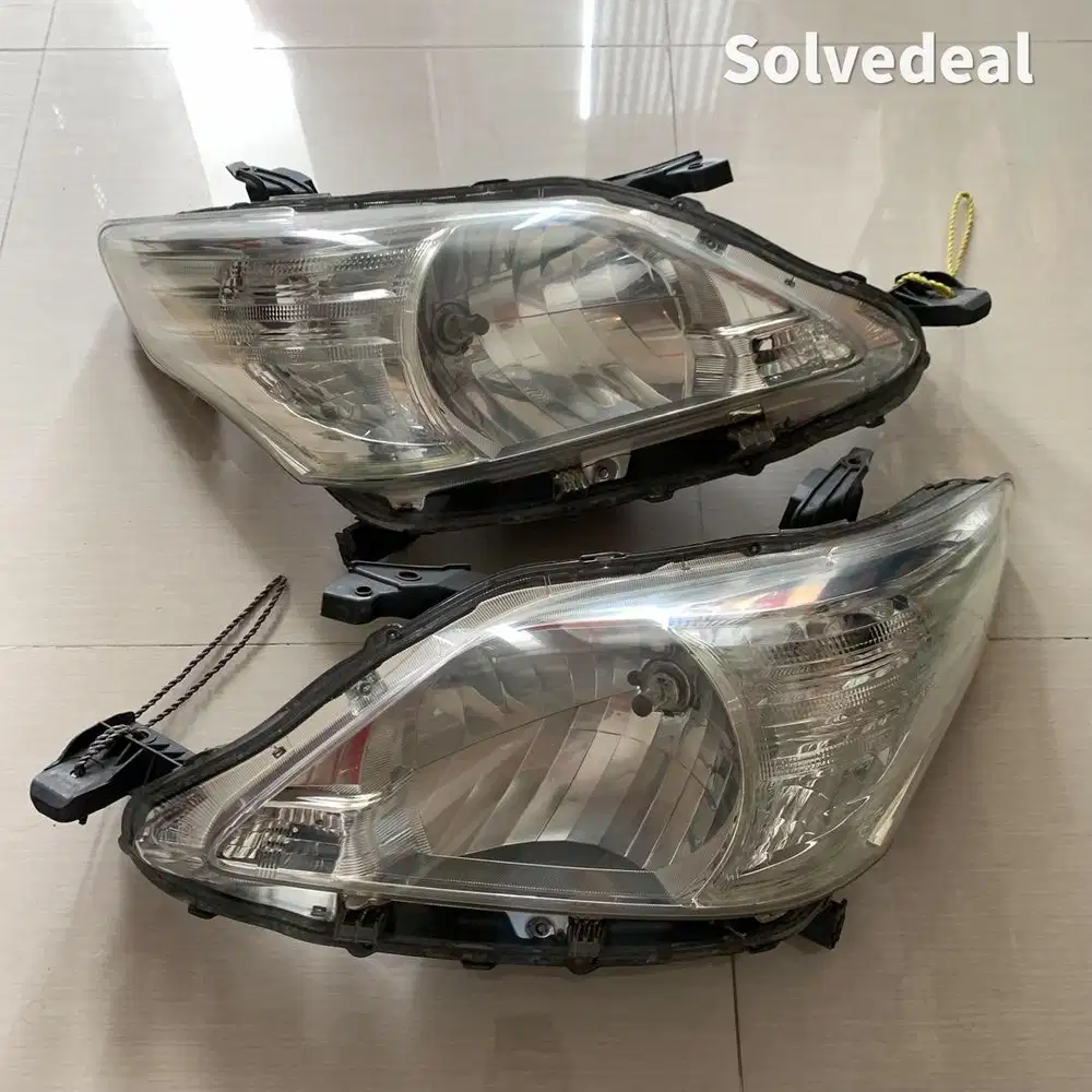 Headlamp Lampu Depan Toyota Kijang Innova Grand 2012–2015 Original (1)