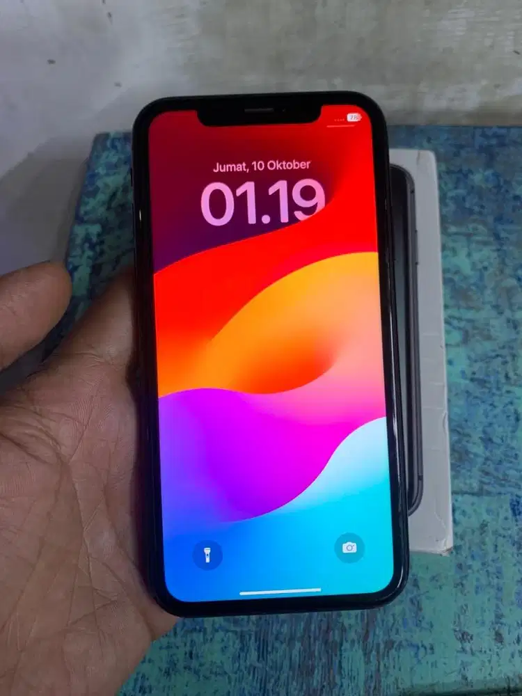 Iphone XR 64gb hitam semua kartu lancar masih orinan