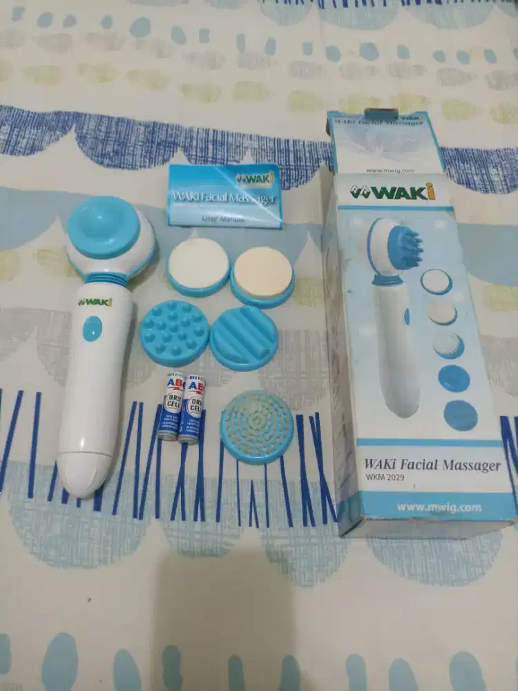Waki facial massager