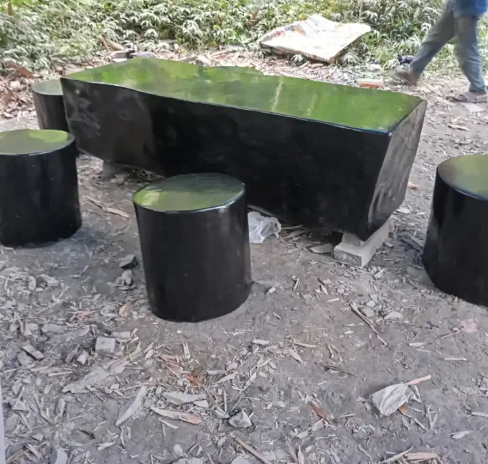 Barang Koleksi Meja Batu Hitam Edition Khusus