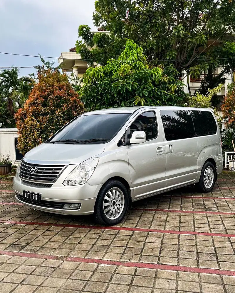 Hyundai H1 XG MPI Silver Bensin 2012 Tdp Murmer Ori Menarik Baru Bu