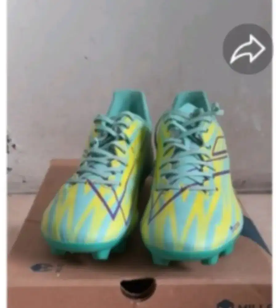 Sepatu Bola Mills Espada Size 43