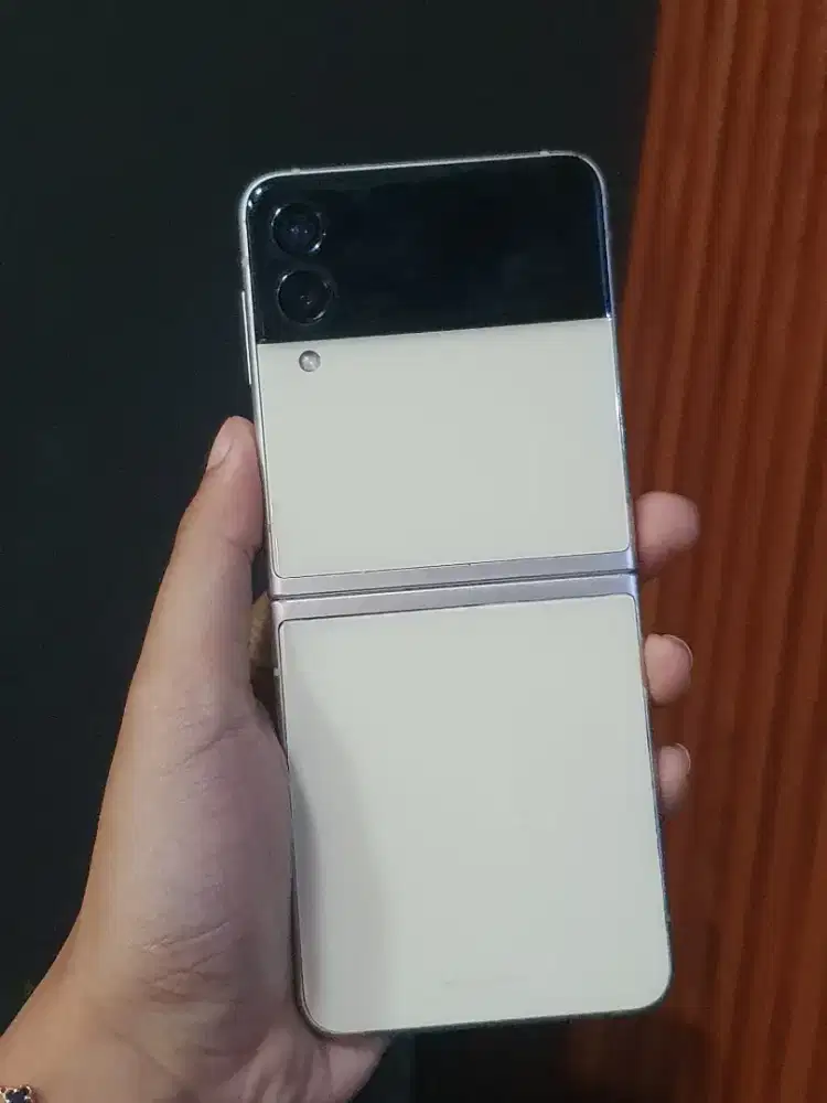 Samsung Galaxy Z Flip 3 5G 8/128 Fullset