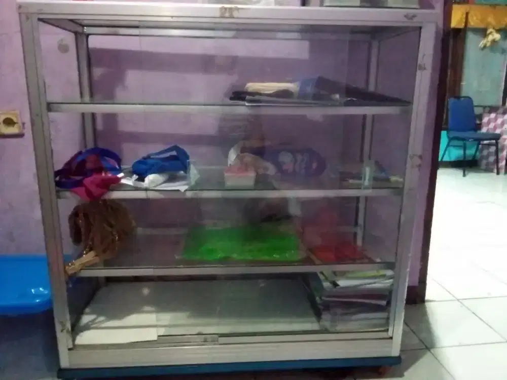 Etalase barang/ warung