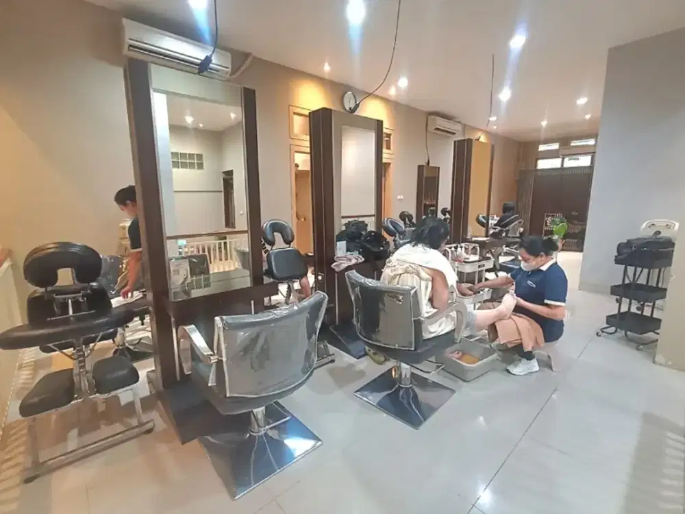 Ruang Usaha Rumah tinggalTengah KotaSayap Pelajar Pejuang