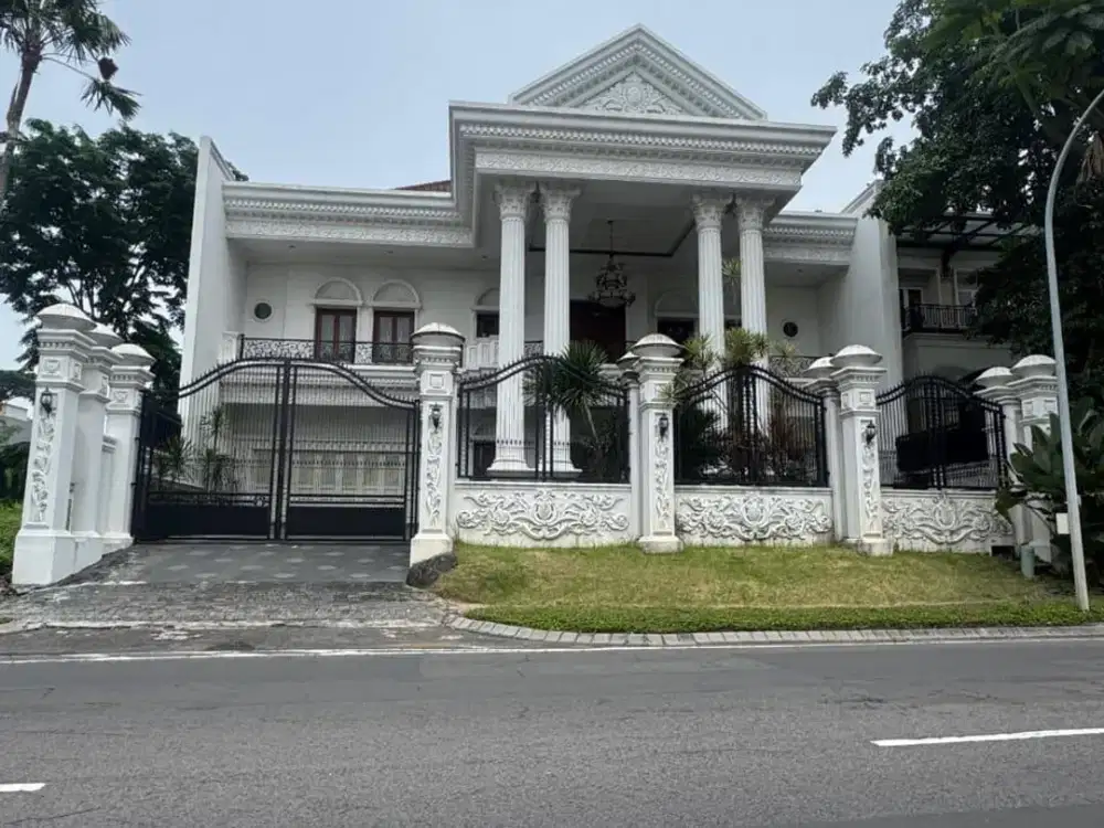 RUMAH CLASSIC RAYA BUKIT GOLF CITRALAND, GARASI 2 MOBIL, CARPORT 4 MOBIL