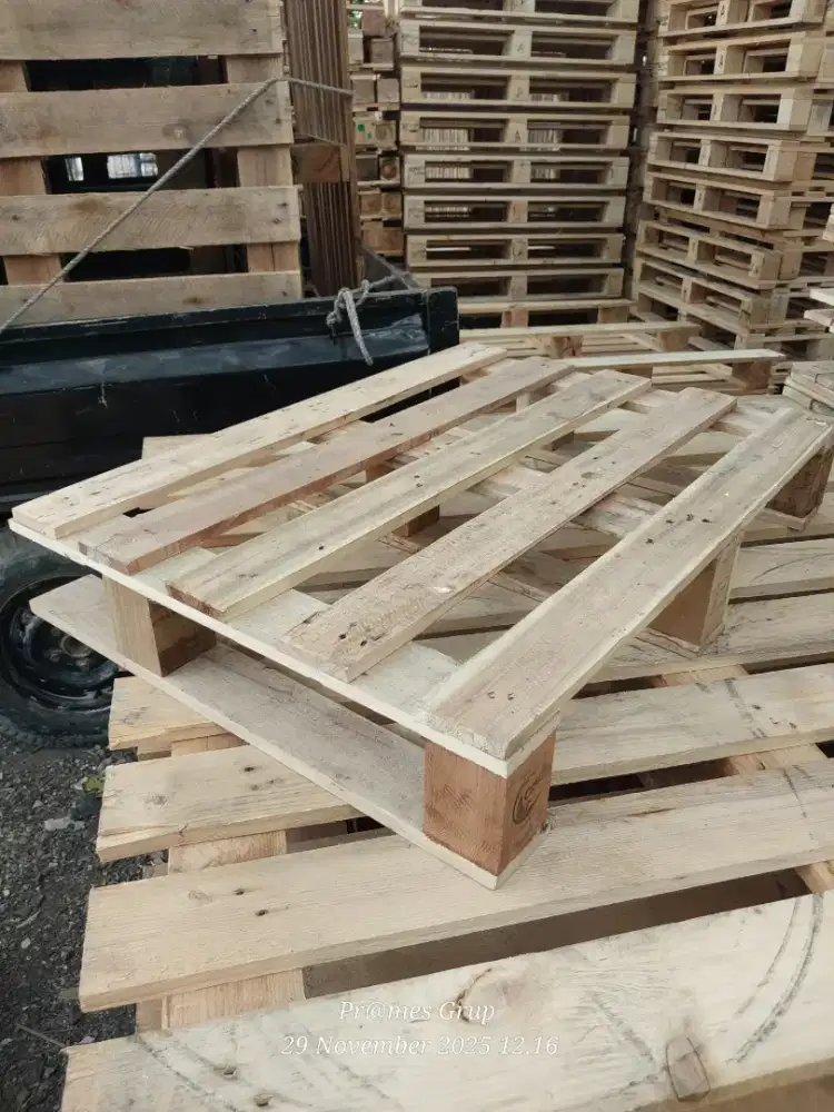 Palet Kayu Bekas