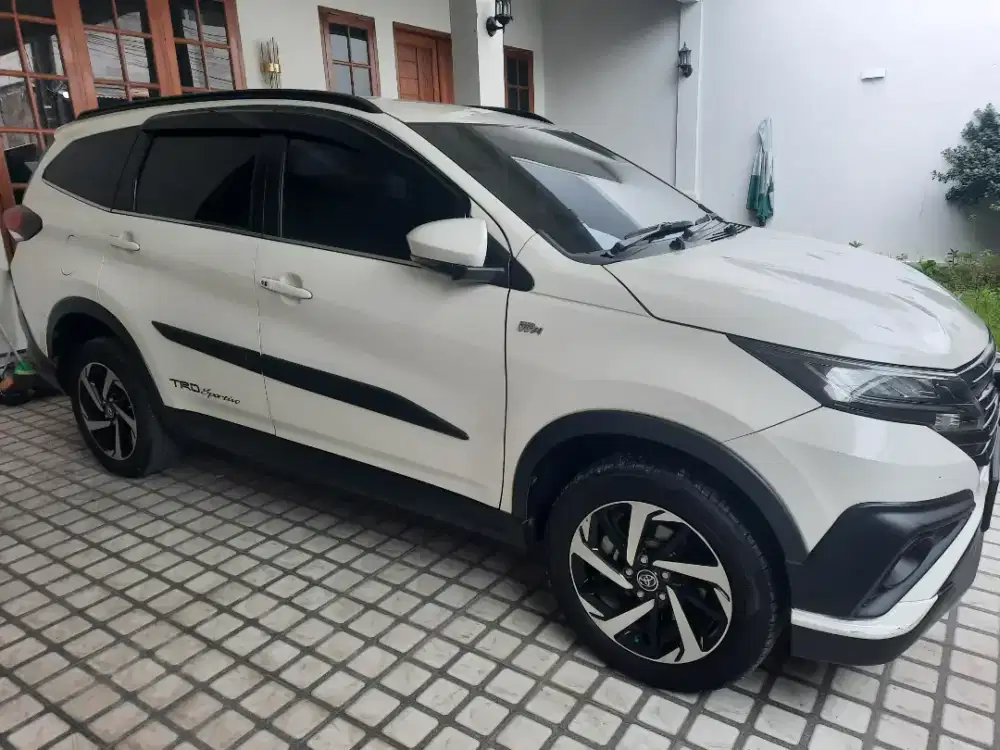 Dijual Rush TRD putih matic