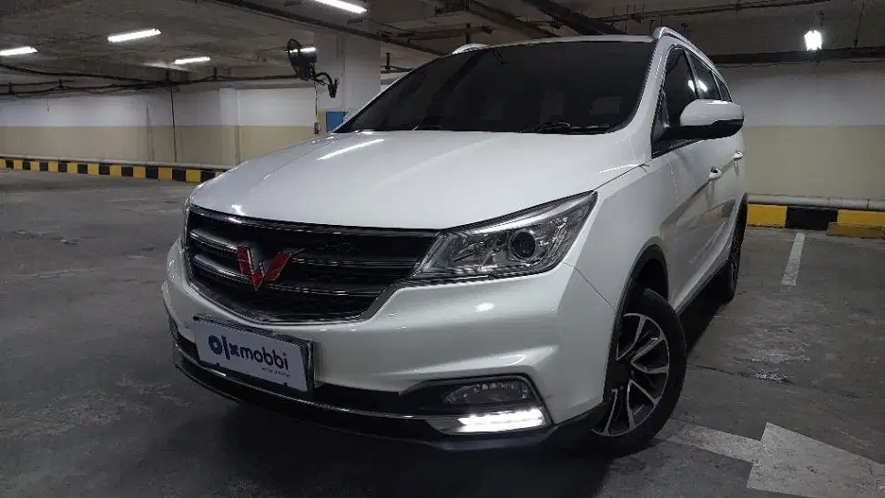 TDP 6,JT Wuling Cortez 1.5 C Bensin-MT Putih 2018