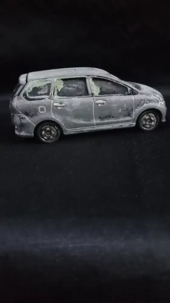 Veloz untuk repaint diecast tomica