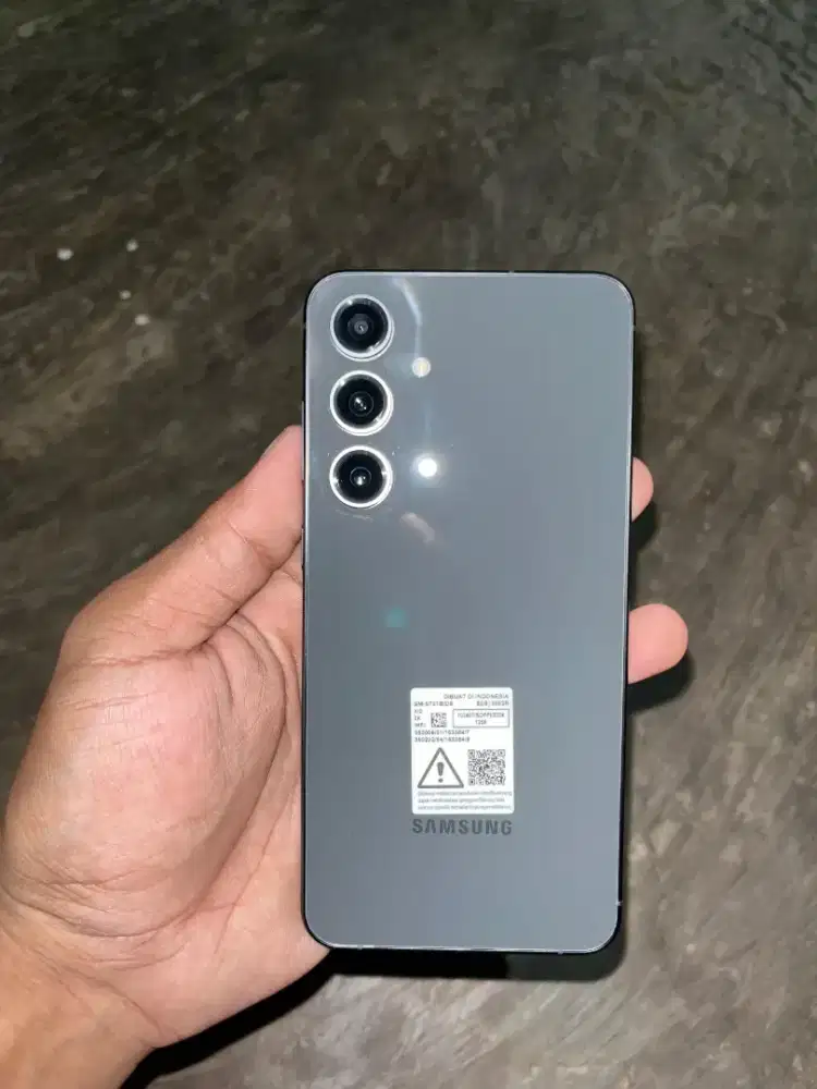Samsung S24 fe 8/256 Gb graphite like new garansi panjang