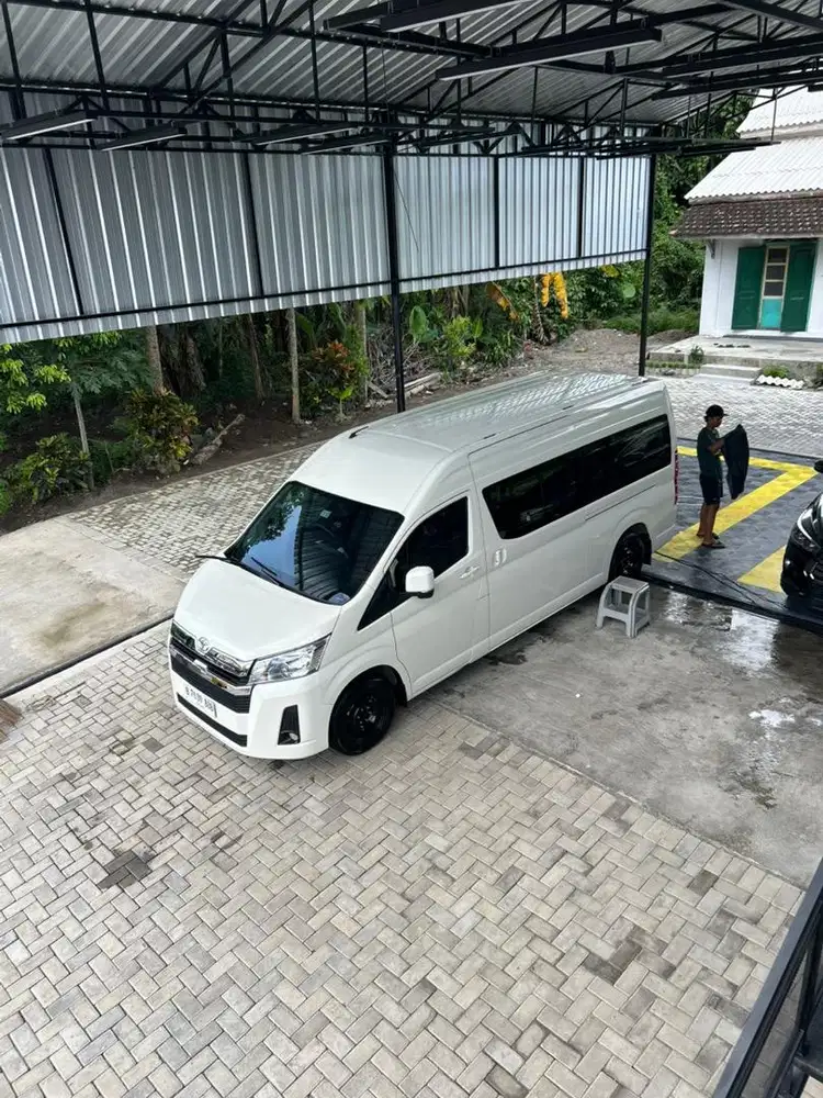 Toyota Hiace Premio 2023 Low KM 5rb full spek pariwisata