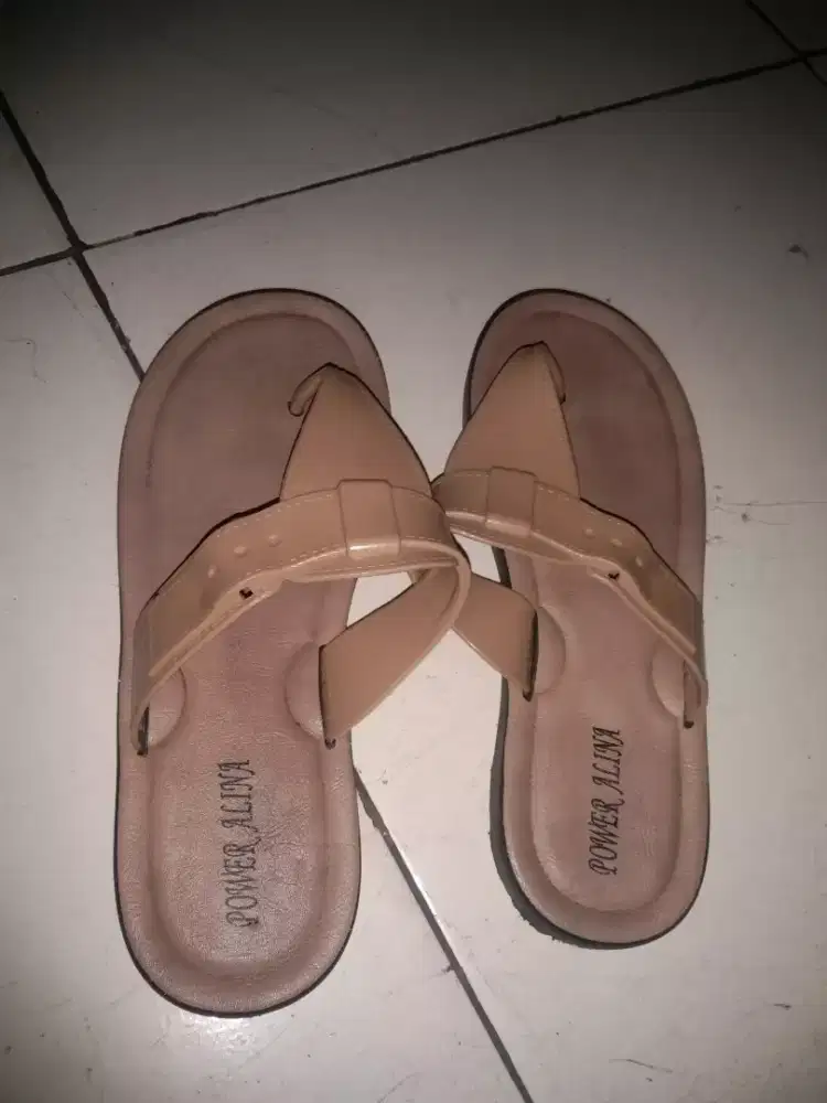 SENDAL WANITA HSC - 2025