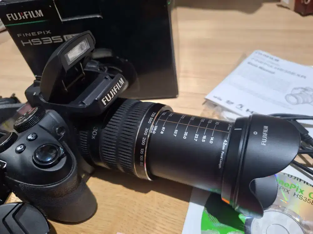 Kamera Prosumer DSLR Fujifilm HS35EXR 30x Zoom Normal Fullset
