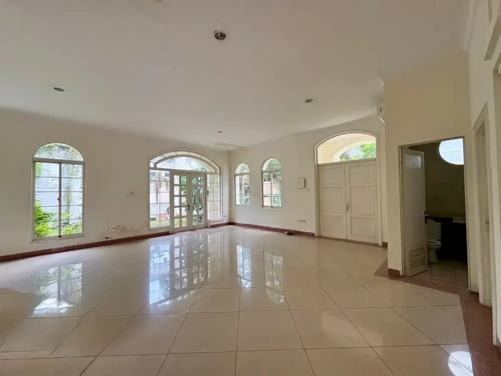 Rumah Hoek Mewah Flamboyan Golf 15x23 5+1KT SHM Pantai Indah Kapuk