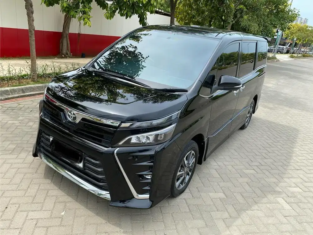 Toyota Voxy 2019