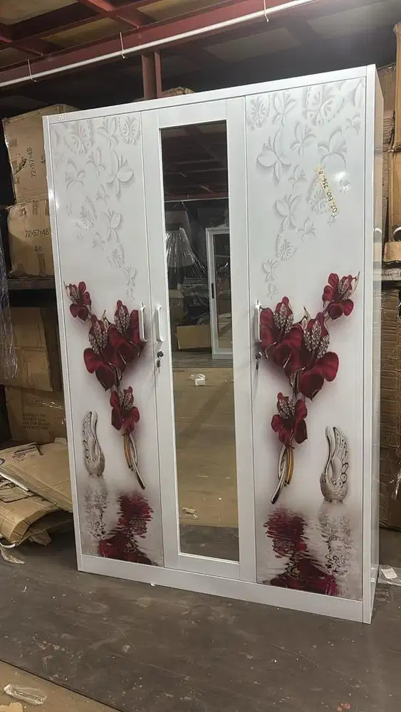 LEMARI PAKAIAN BESI 3 PINTU (SWING)