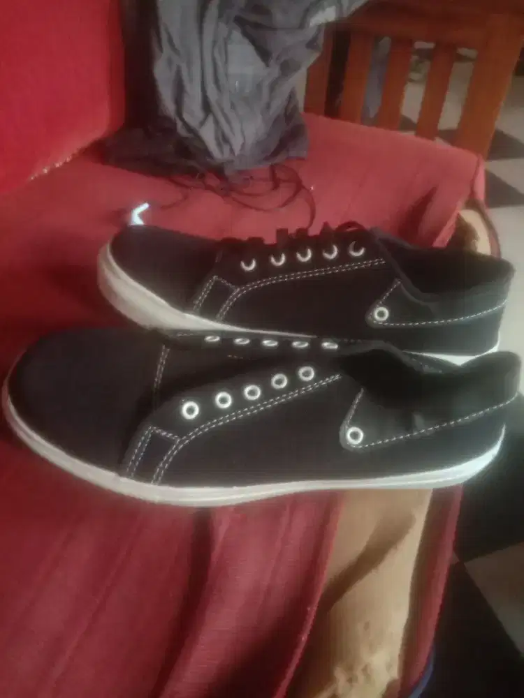 sepatu baru ukuran 41 dan 39