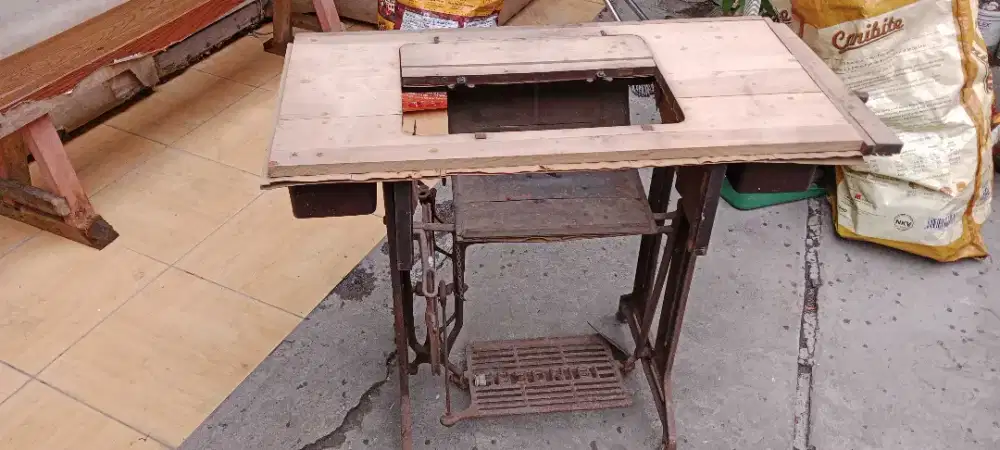 Meja mesin jahit singer asli besi