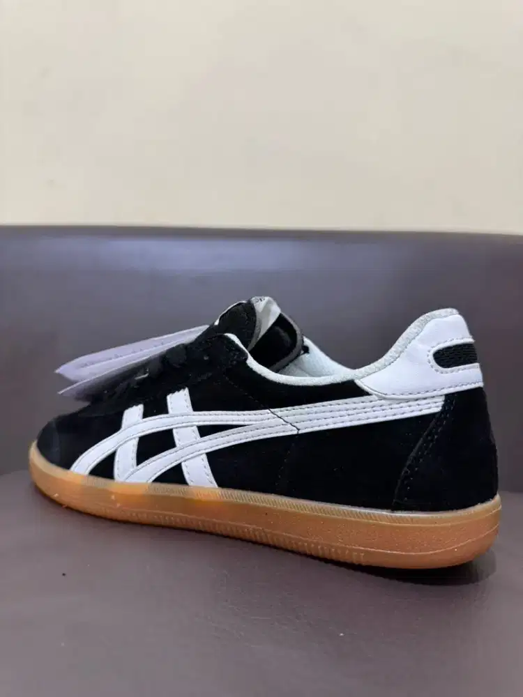 Onitsuka (38) utk harian