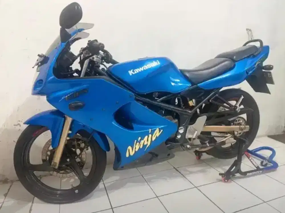 Ninja ZX/RR Biru 2004 CBU istimewah Tangan Pertama