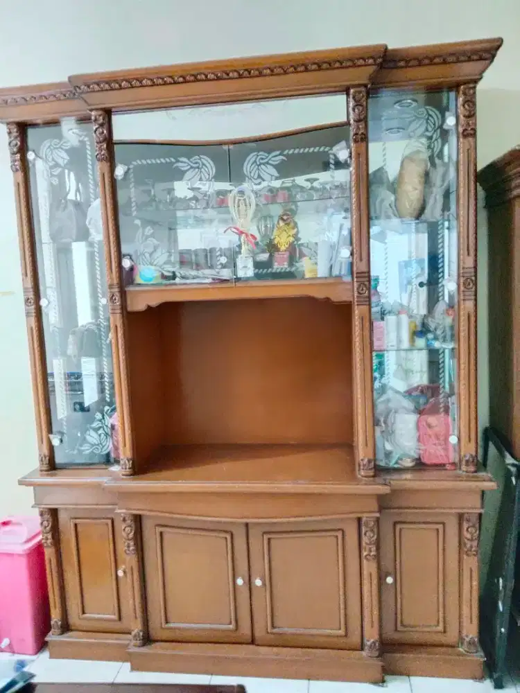 Lemari buffet pajangan besar