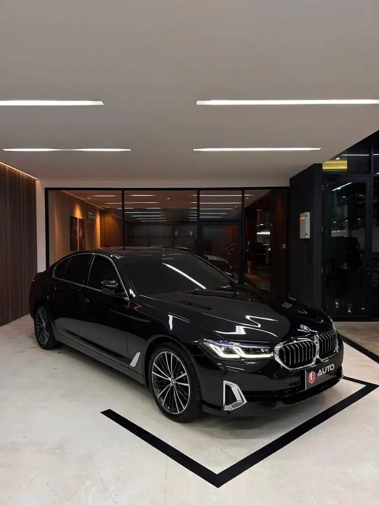 BMW 530i G30 Opulence LCI AT 2023 Hitam Km9rb B1959SAS mdl 2022