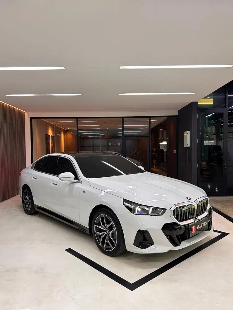 BMW 520i M-Sport 2025 New Model Putih Km3rb Nik 2024 B1298SAT