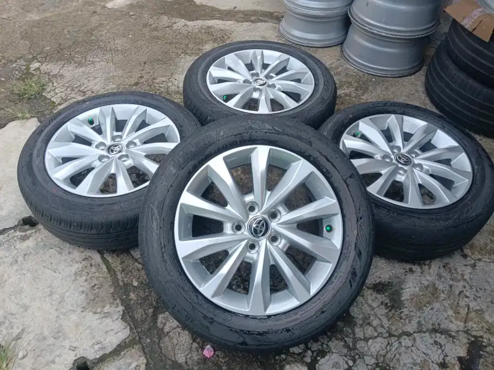 VELG OEM INNOVA ZENIX R17 BAN 215/60 R17 DUNLOP