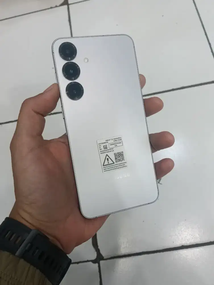 Samsung s25 12/256 garansi resmi Indonesia