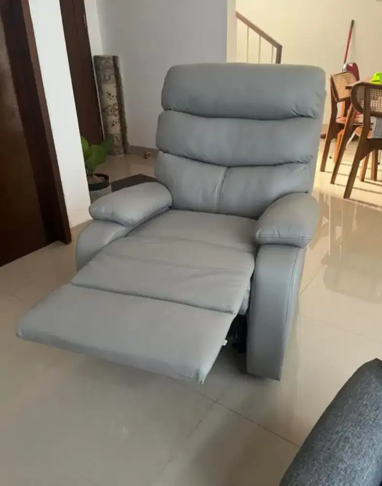 Sofa recliner merk Informa. Like new