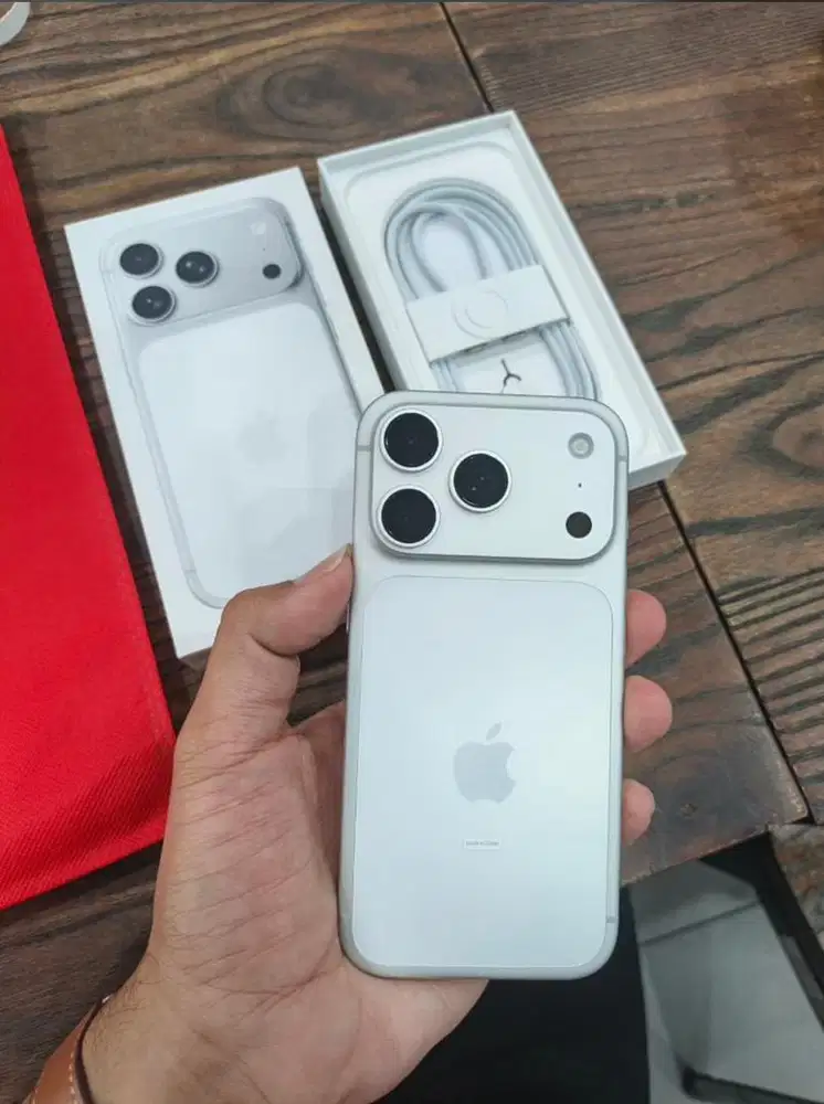 iphone 17 promax 256 silver