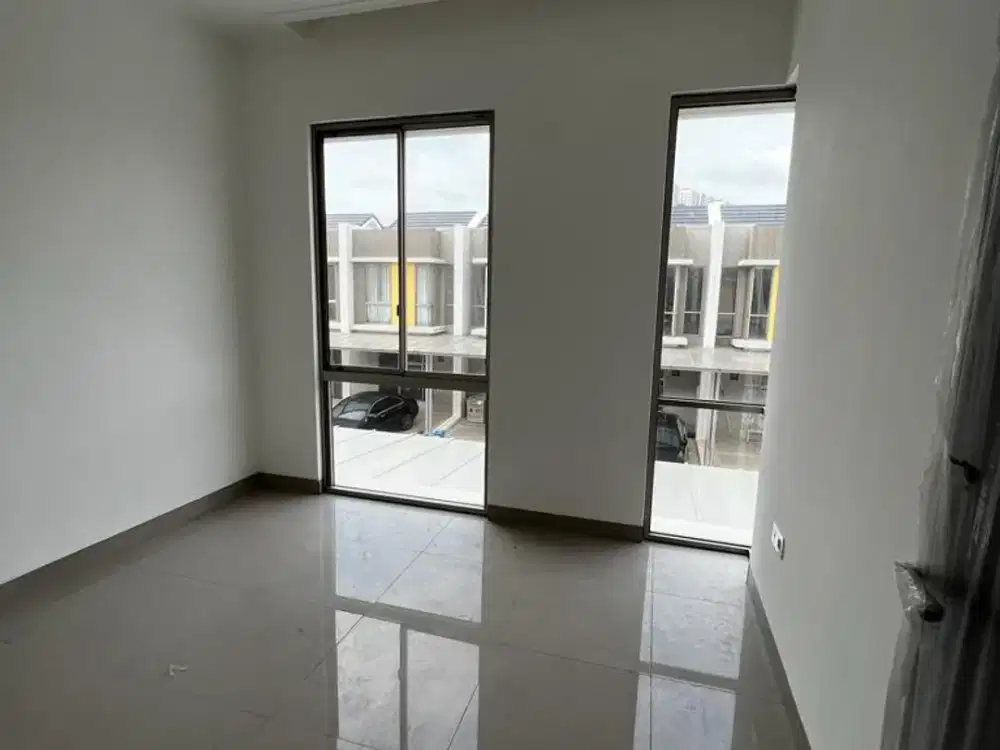 Disewa Rumah PIK2 Tahap 2, 4,5x10, 2KT, 2KM, 2 Lantai