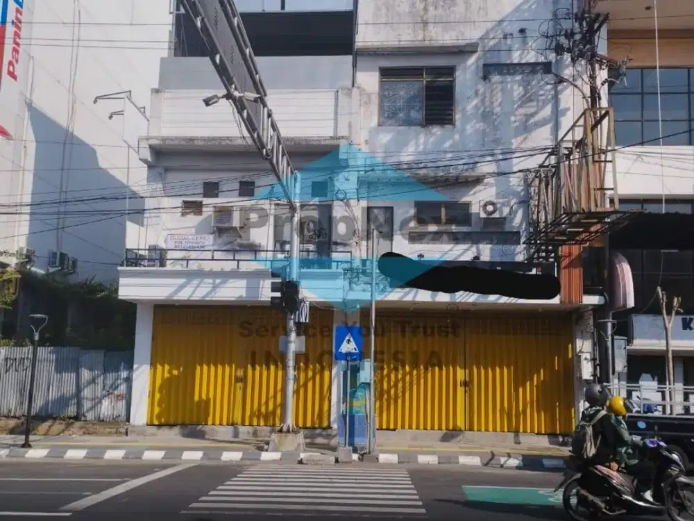 Jual 2 ruko jejer jl raya Sultan Agung Jember,dekat alun alun Jember