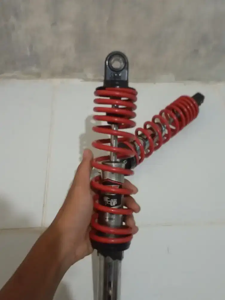 Dijual shock belakang motor merek YSS ori